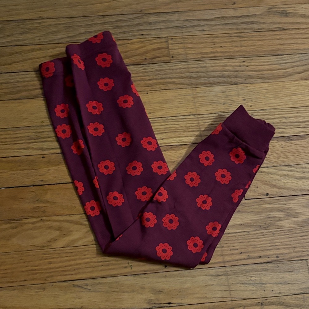*Hanna Andersson Burgundy Pajama Set with Red Floral Print - Picture 6 of 6